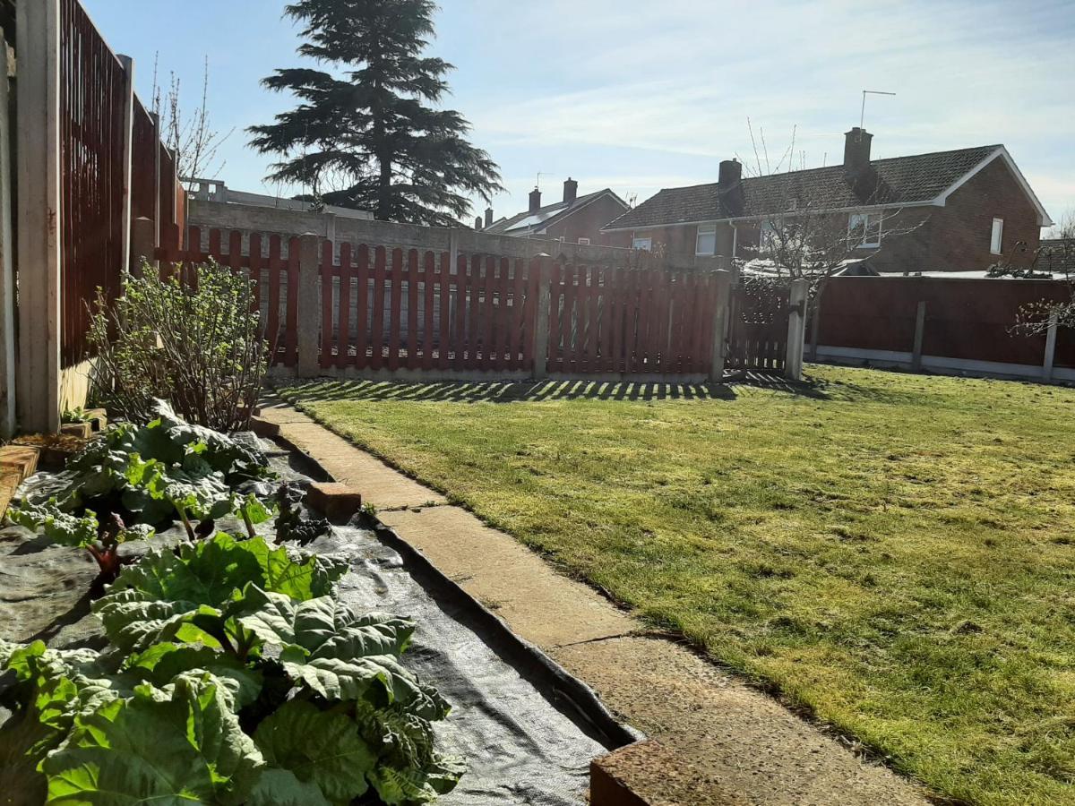 Villa Huge Garden House For Contractors And Families Ollerton Exterior foto
